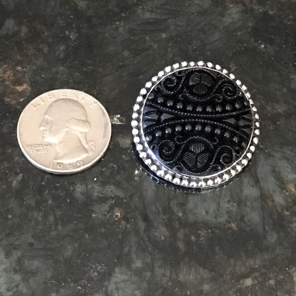 Silver Pin Brooch, Pendant Beautiful Carved Black Inset Absolute STEAL MARKDOWN! - Picture 2 of 4